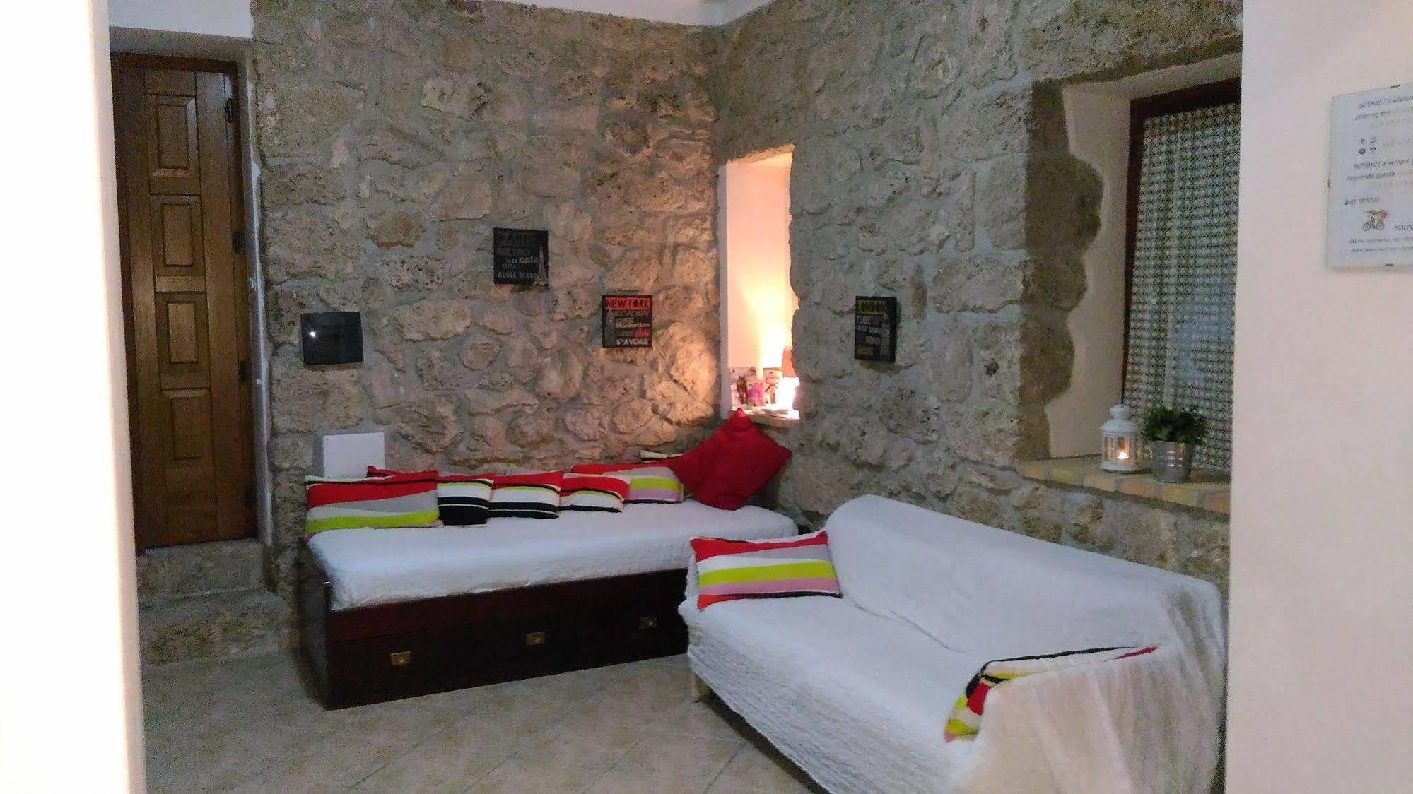 Le Pietre Ricce B&B 로카몬테피아노 외부 사진