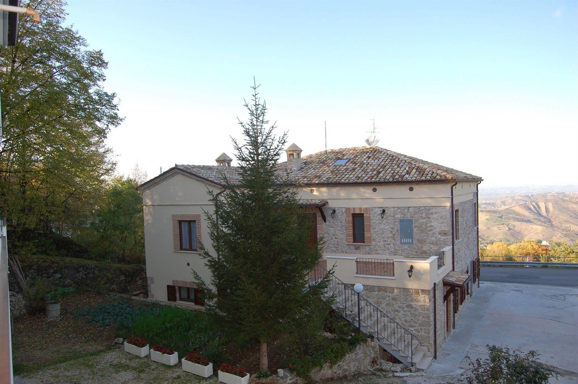 Le Pietre Ricce B&B 로카몬테피아노 외부 사진