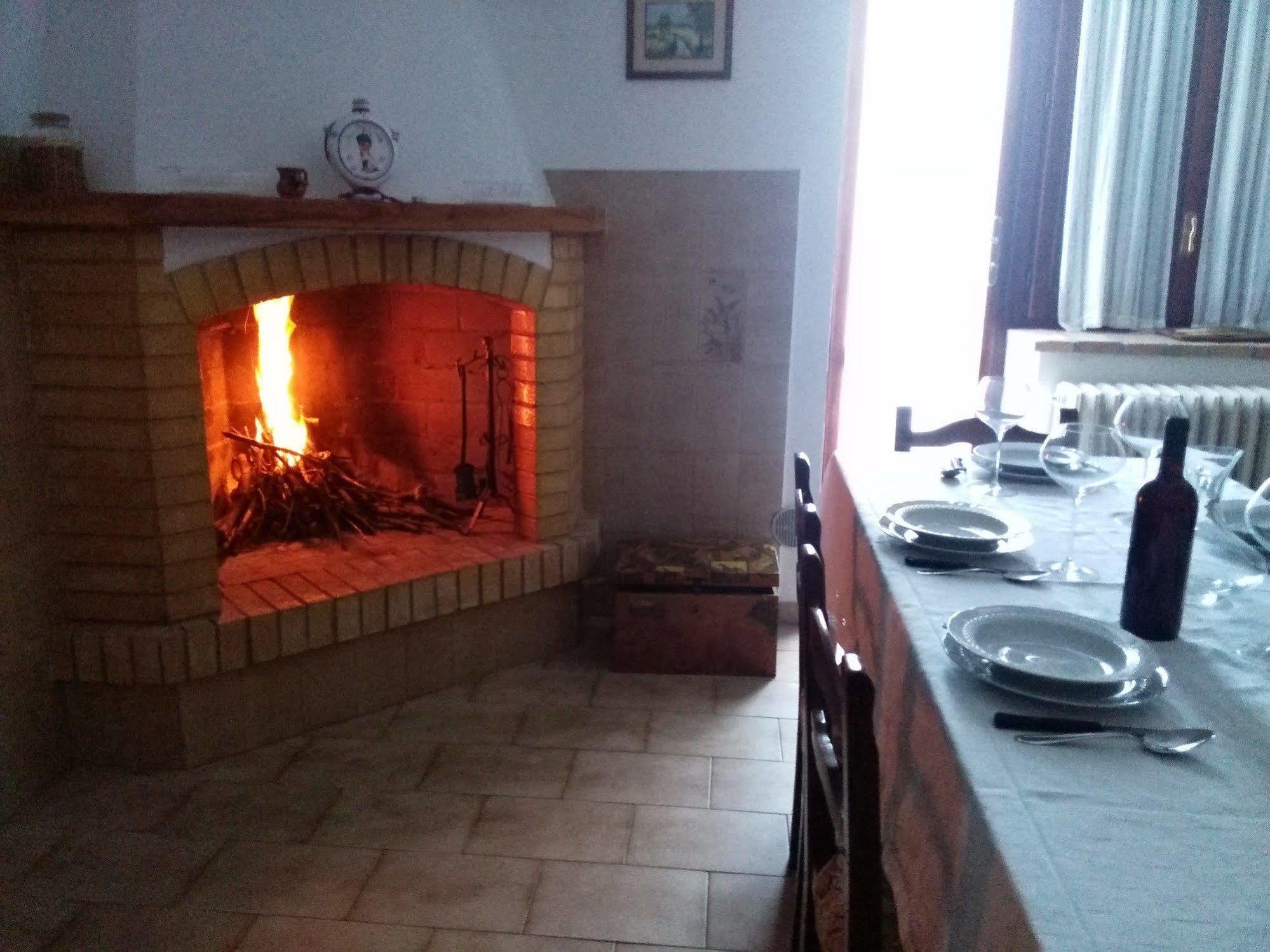 Le Pietre Ricce B&B 로카몬테피아노 외부 사진